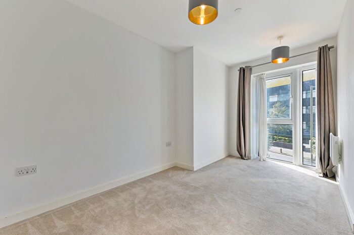 2 Bedroom Flat To Rent In Bower House, Hendon, London, NW9