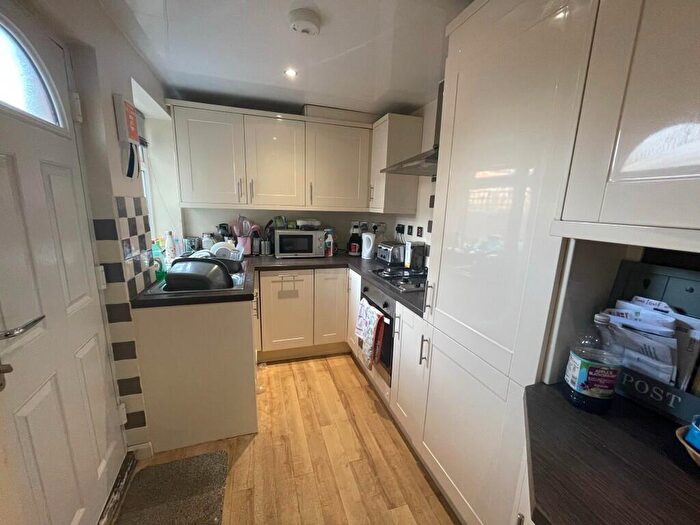 3 Bedroom Terraced House To Rent In City Road, Sheffield, - Groups Of Students Or Sharers, S2