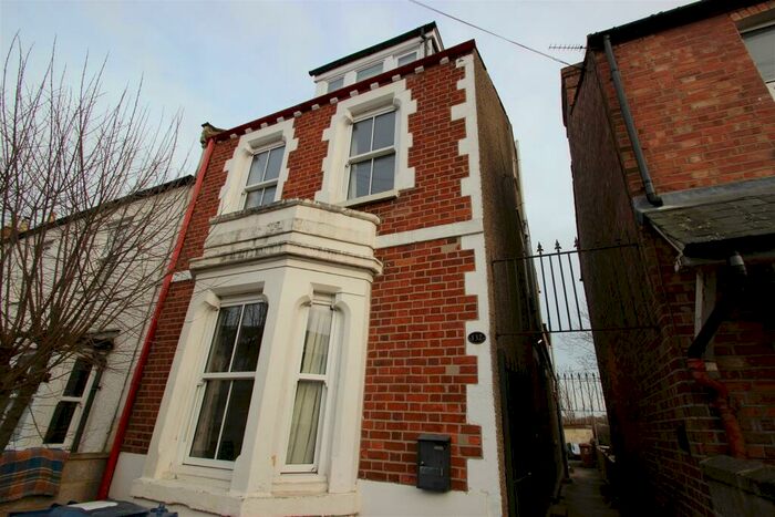 5 Bedroom House To Rent In Howard Street, OX4