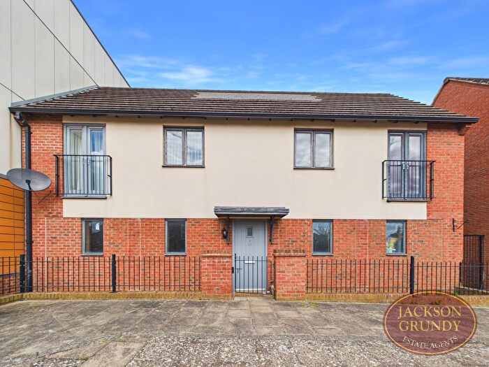 2 Bedroom Flat For Sale In Barring Street, Upton, NN5