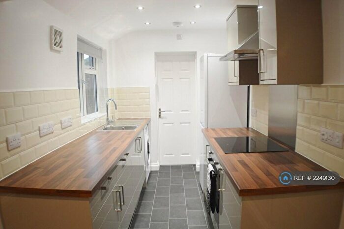 2 Bedroom Terraced House To Rent In Warwick Street, Nottingham, NG7