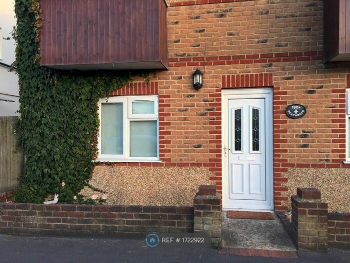 2 Bedroom Flat To Rent In Brighton Road, Lancing, BN15