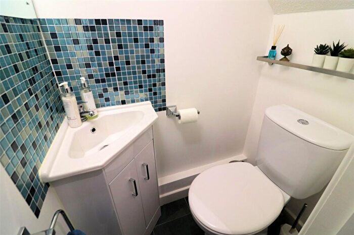 3 Bedroom Terraced House For Sale In Myrtle Close, Erith, DA8