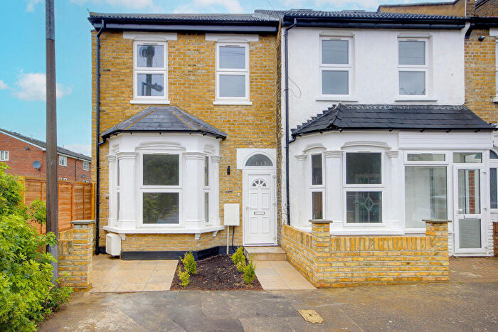2 Bedroom End Of Terrace House For Sale In Daventry Avenue, London, Greater London, E17