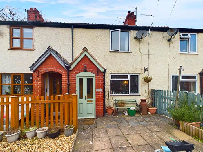 2 Bedroom House To Rent In Smithy Cottages, Pontfadog, Llangollen, LL20