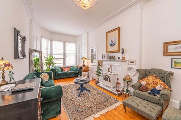 1 Bedroom Flat For Sale In / Darnell Road, Edinburgh, EH5