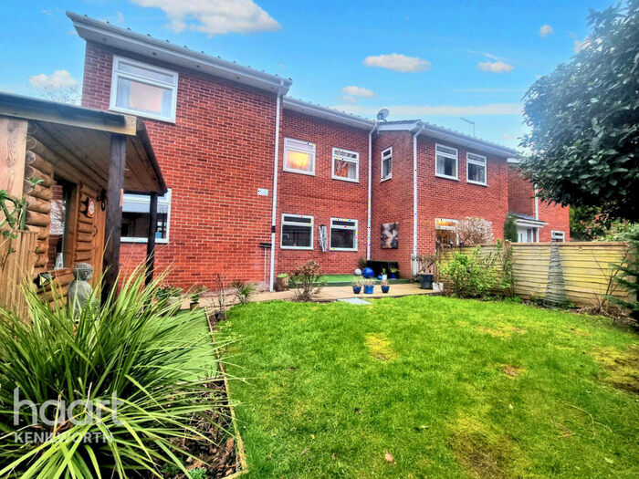 3 Bedroom Maisonette For Sale In Frythe Close, Kenilworth, CV8