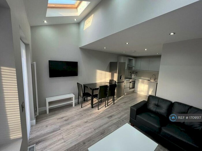 3 Bedroom End Of Terrace House To Rent In Manor Way, Mitcham, CR4