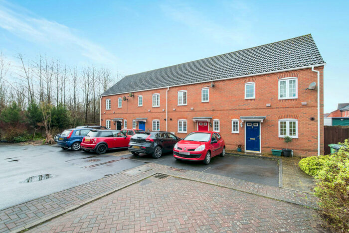 3 Bedroom Terraced House To Rent In Causton Road, Beggarwood, RG22