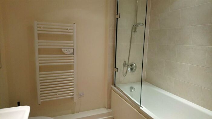 1 Bedroom House To Rent In Beckhampton Street, Swindon, SN1