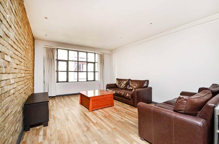 2 Bedroom Flat To Rent In Wapping High Street, Wapping, London, E1W