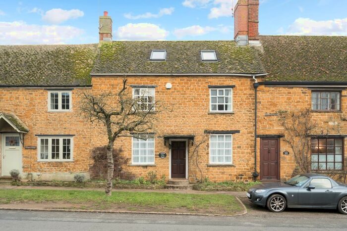 4 Bedroom Terraced House To Rent In High Street, Deddington, Banbury, OX15
