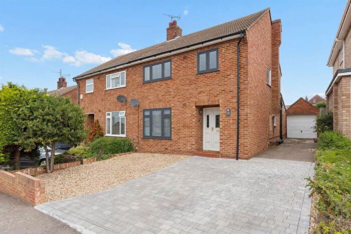 3 Bedroom Semi Detached House For Sale In Downs Avenue, Whitstable, CT5