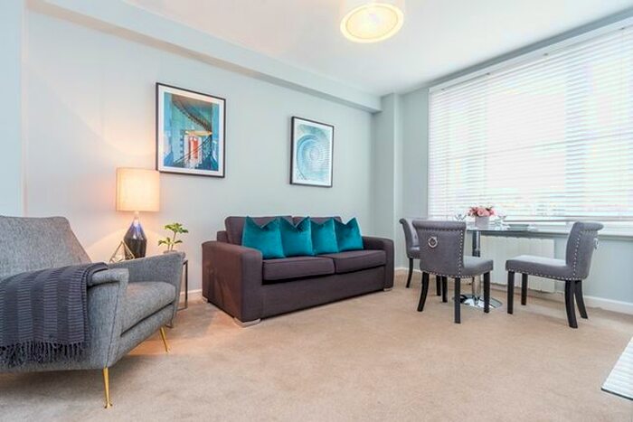 1 Bedroom Flat To Rent In Hill Street, London, W1J