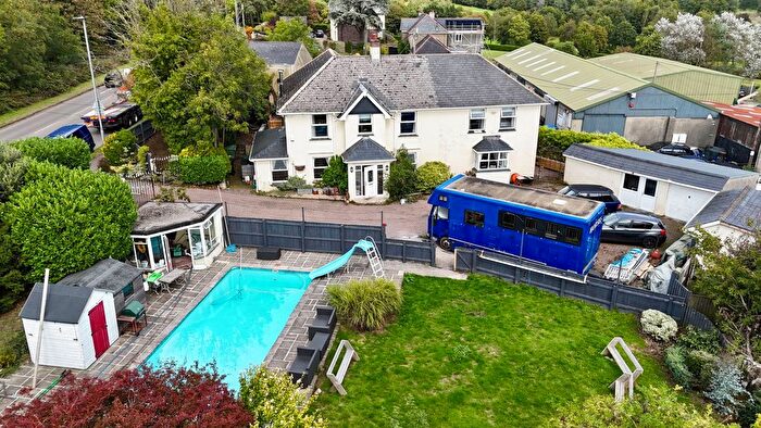 6 Bedroom Detached House For Sale In Totnes Road, Ipplepen, Newton Abbot, TQ12
