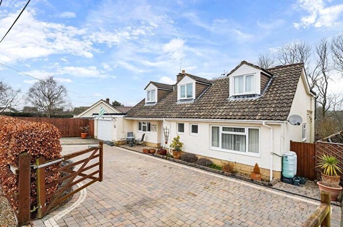 5 Bedroom Detached House For Sale In Stoppers Hill, Brinkworth, Chippenham, SN15