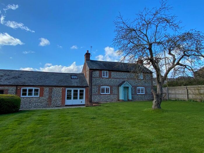 4 Bedroom Detached House To Rent In North Street, Bishop's Sutton, Alresford, SO24