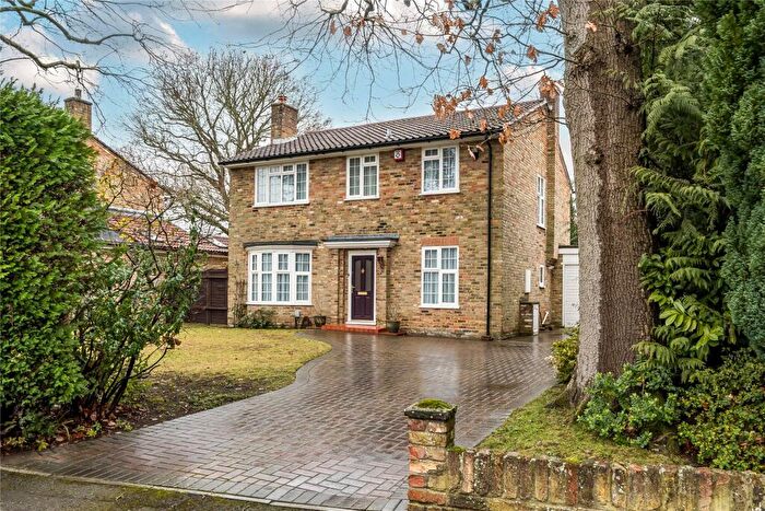 4 Bedroom Detached House For Sale In Devonshire Drive, Camberley, Surrey, GU15