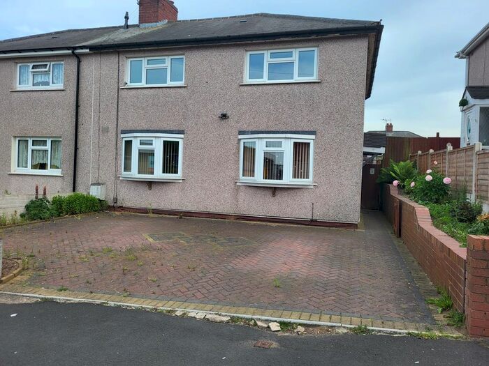 4 Bedroom Semi-Detached House To Rent In Marigold Crescent, Dudley, DY1