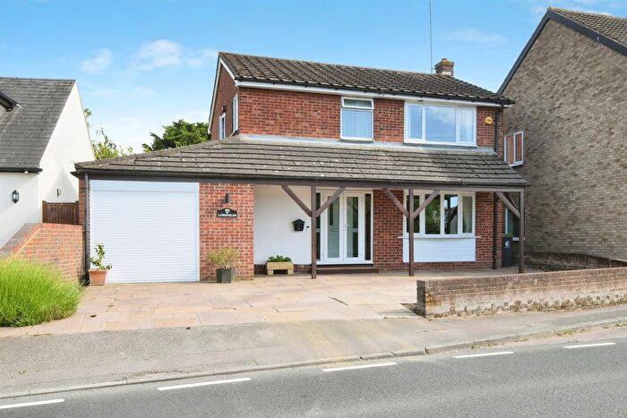 4 Bedroom Detached House For Sale In Bumbles Green, Nazeing, Waltham Abbey, EN9