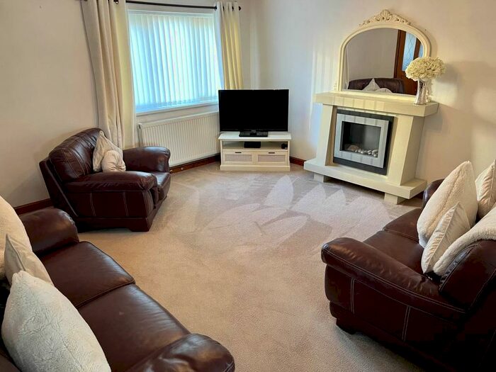 3 Bedroom Property To Rent In Gelli Aur, Treboeth, Swansea, SA5