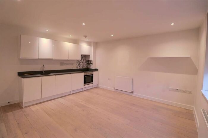 1 Bedroom Flat To Rent In St. Johns Road, Isleworth, TW7
