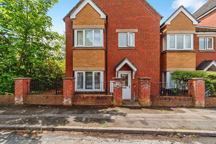 2 Bedroom Flat For Sale In Alice Street, Bilston, WV14