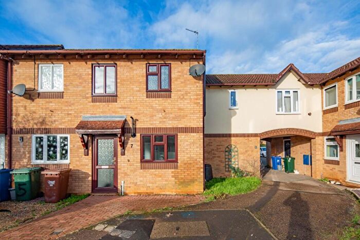 2 Bedroom Terraced House To Rent In Holly Close, Bicester, Oxfordshire, OX26
