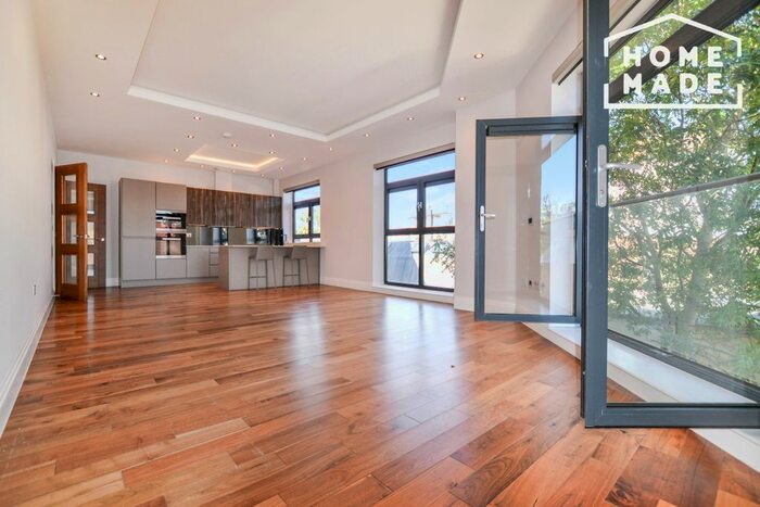 2 Bedroom Flat To Rent In Muswell Hill, London, N10