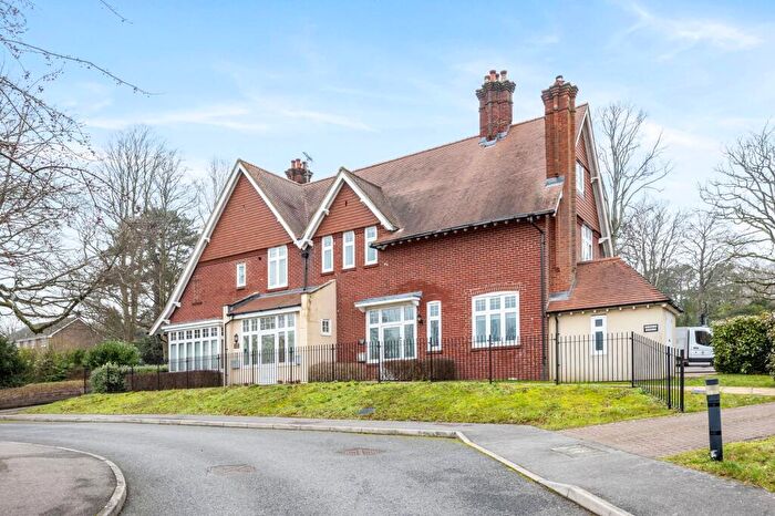 1 Bedroom Flat For Sale In St. Pauls On The Green, Flower Lodge St. Pauls On The Green, RH16