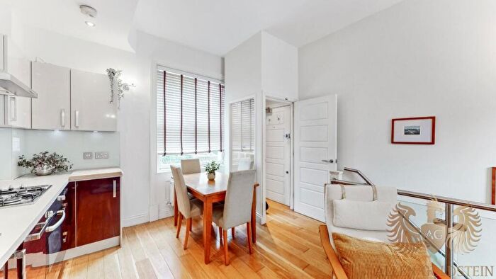 3 Bedroom Apartment To Rent In Bayham Street, London, NW1