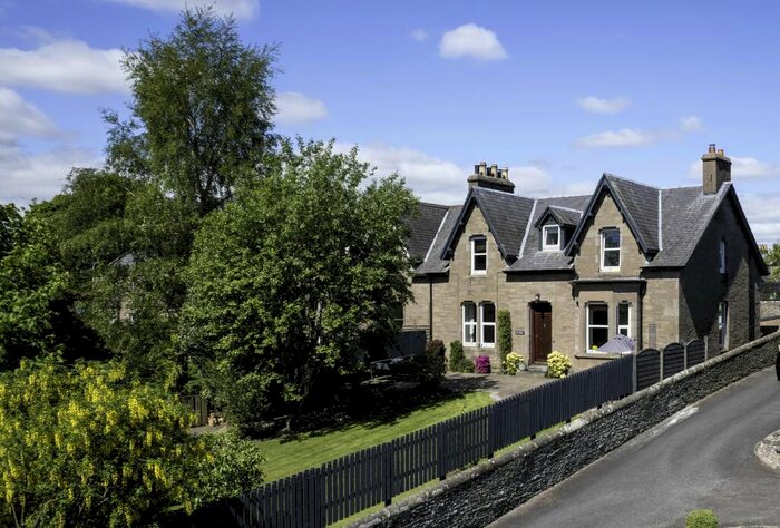 5 Bedroom Semi-Detached House For Sale In Arbroath Road, Forfar, DD8