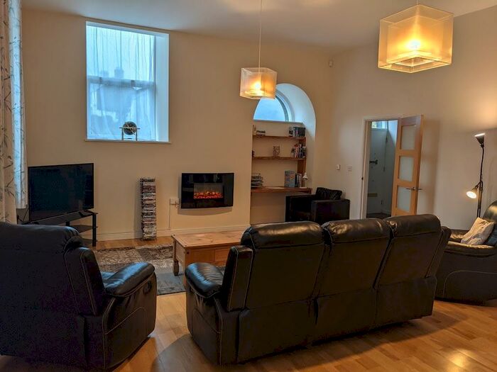 3 Bedroom Semi-Detached House To Rent In Brynrefail Chapel, Brynrefail, LL55