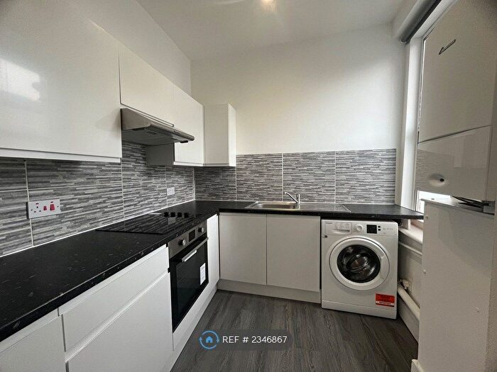 1 Bedroom Flat To Rent In Tooting High Street, London, SW17