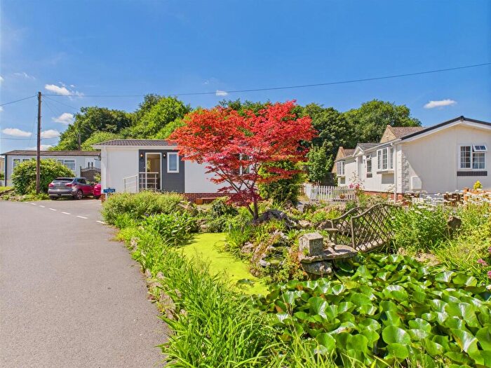 2 Bedroom Park Home For Sale In Quarry Rock Gardens, Claverton, Bath, Bath & North East Somerset, BA2