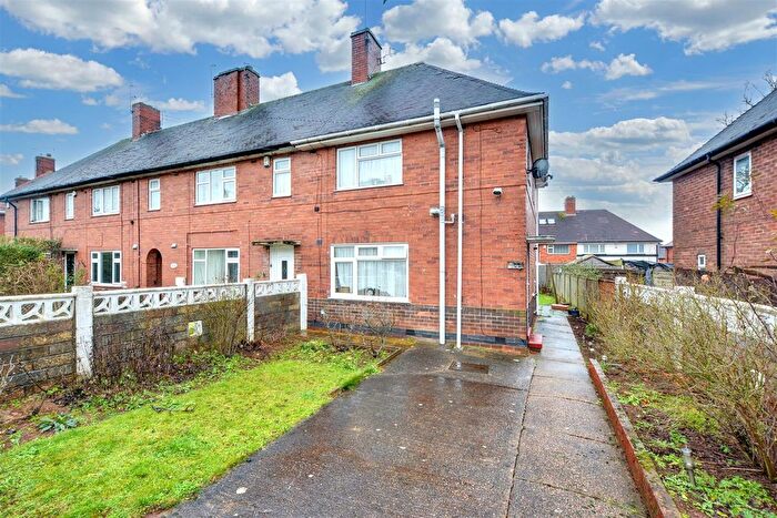 3 Bedroom Semi Detached House For Sale In Frinton Road, Nottingham, NG8