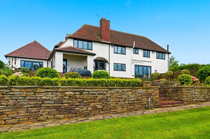 4 Bedroom Detached House For Sale In Matlock Road, Walton, S42