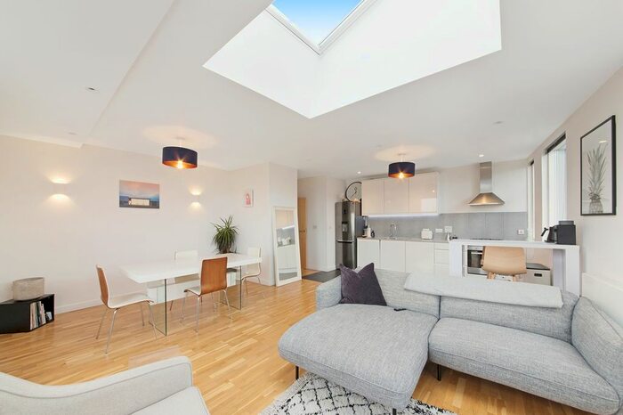 1 Bedroom Flat To Rent In Glebe Road, Shoreditch E8