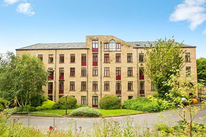 2 Bedroom Apartment For Sale In Garden Street North, Halifax, HX3