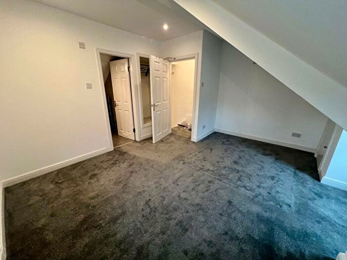 1 Bedroom Flat To Rent In South Hawksworth Street, Ilkley, West Yorkshire, Uk, LS29