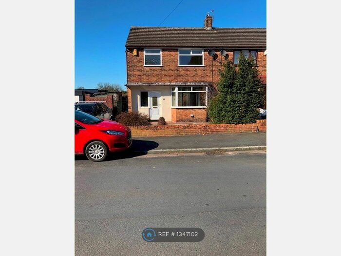 3 Bedroom Semi-Detached House To Rent In Bramhall Avenue, Bolton, BL2
