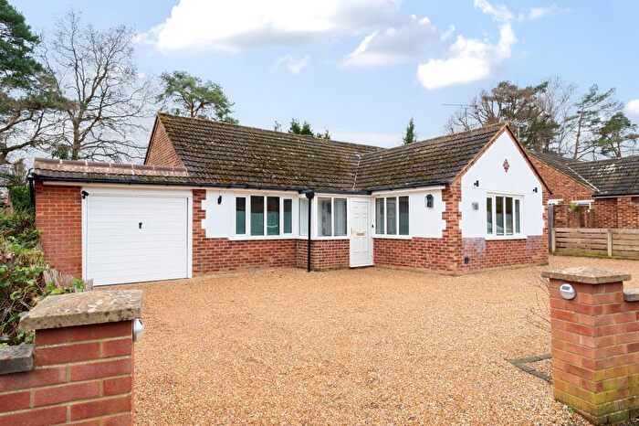 3 Bedroom Detached Bungalow To Rent In Lightwater, Surrey, GU18