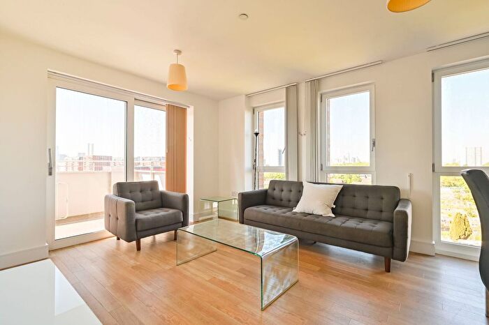 3 Bedroom Flat For Sale In Hannaford Walk, Tower Hamlets, London, E3