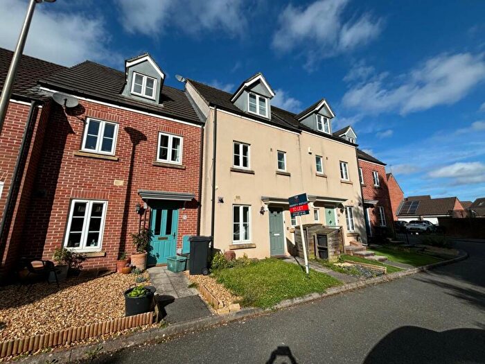 4 Bedroom Town House To Rent In Bramley Copse, Long Ashton, Bristol, BS41