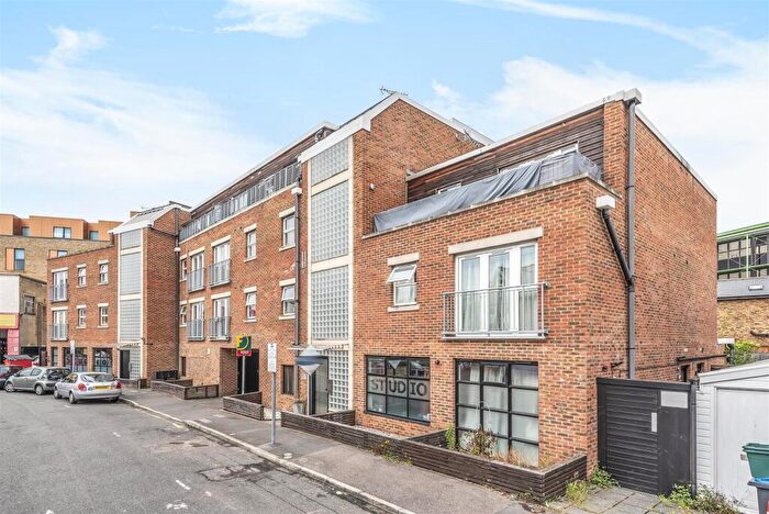 1 Bedroom Flat To Rent In Southsea Road, Kingston Upon Thames, KT1