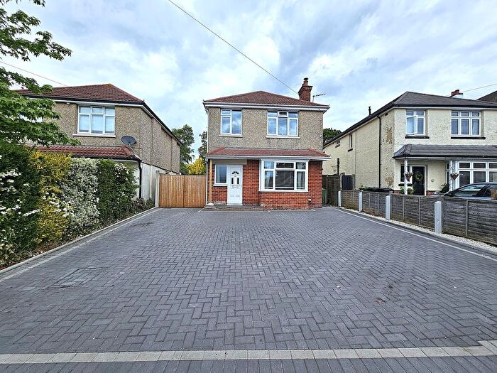 4 Bedroom Detached House For Sale In Hennings Park Road, Oakdale, Poole, BH15