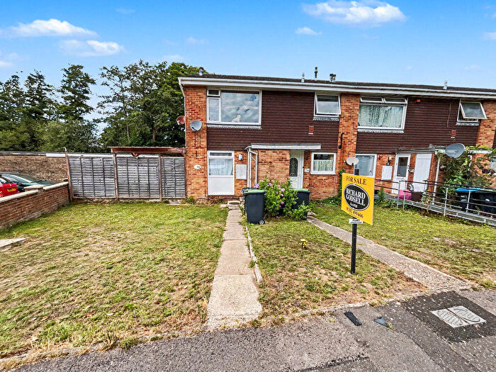 2 Bedroom Flat For Sale In Burton, Christchurch, BH23