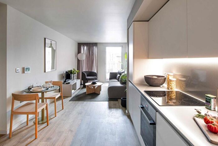 1 Bedroom Apartment To Rent In Addington Street, Manchester, Greater Manchester, M4