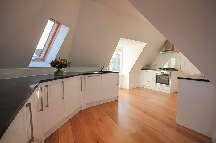 2 Bedroom Flat For Sale In High Street, East Grinstead, RH19