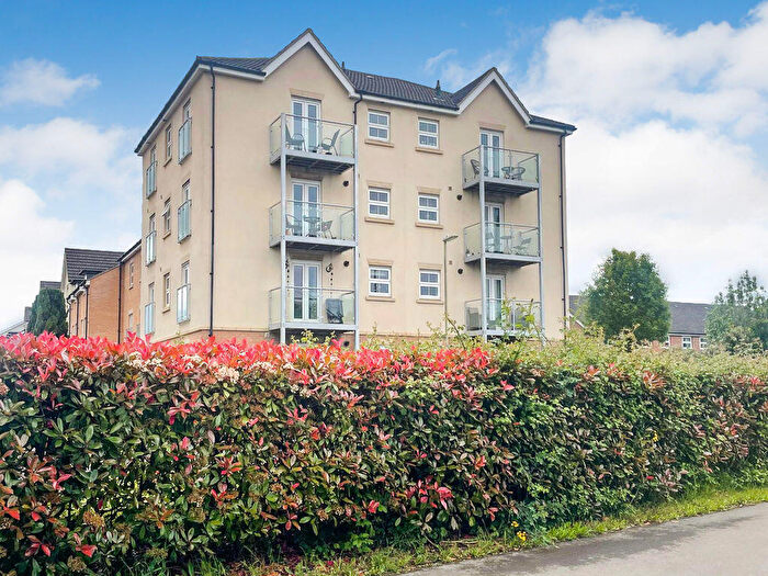 2 Bedroom Flat For Sale In White's Way, Hedge End, SO30